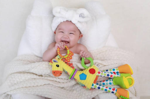 珠海宝宝为什么会吐奶 珠海宝宝为什么会吐奶